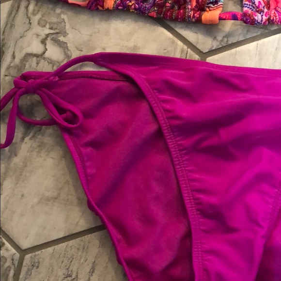 Bikini - Picture 3 of 3